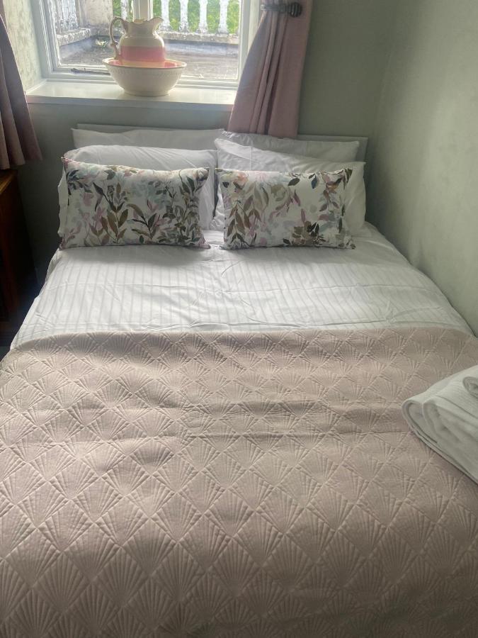 29 The Square Hotel Листоуел Екстериор снимка