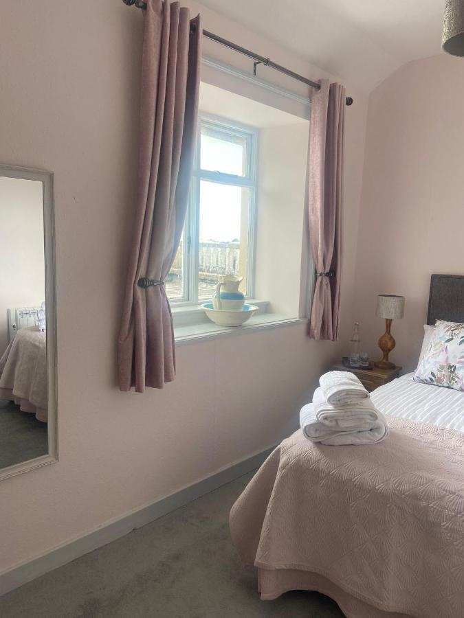 29 The Square Hotel Листоуел Екстериор снимка