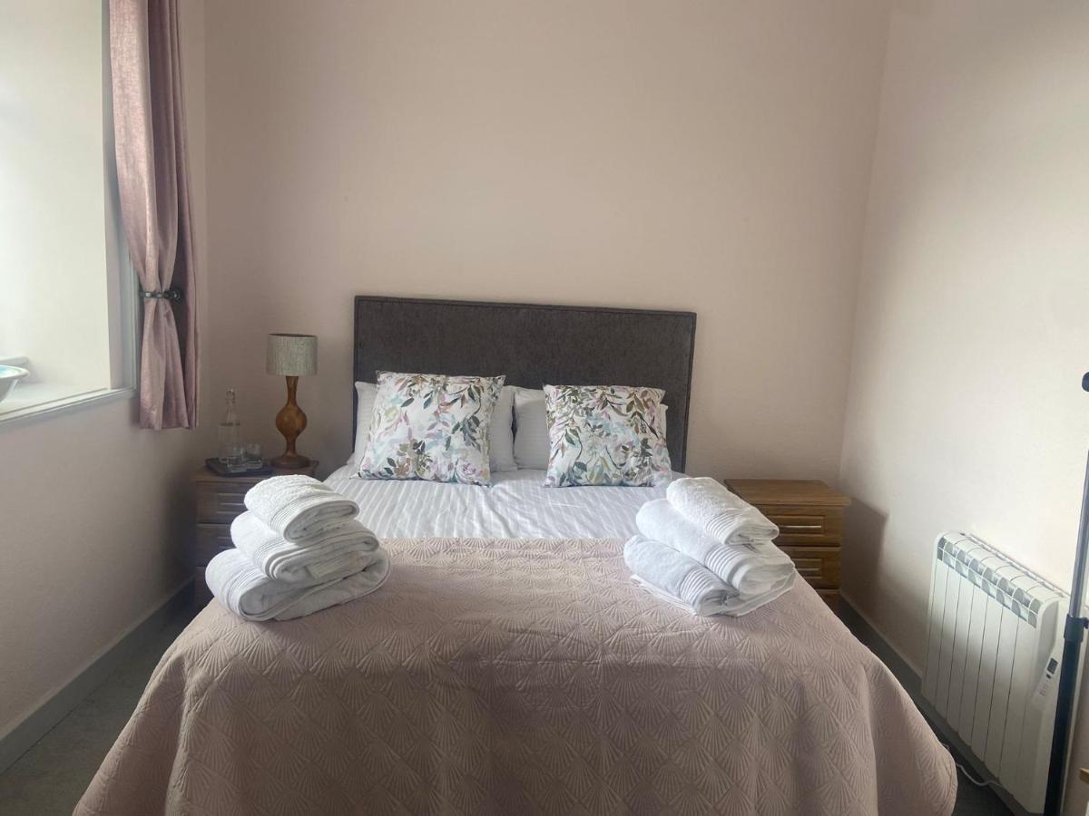 29 The Square Hotel Листоуел Екстериор снимка