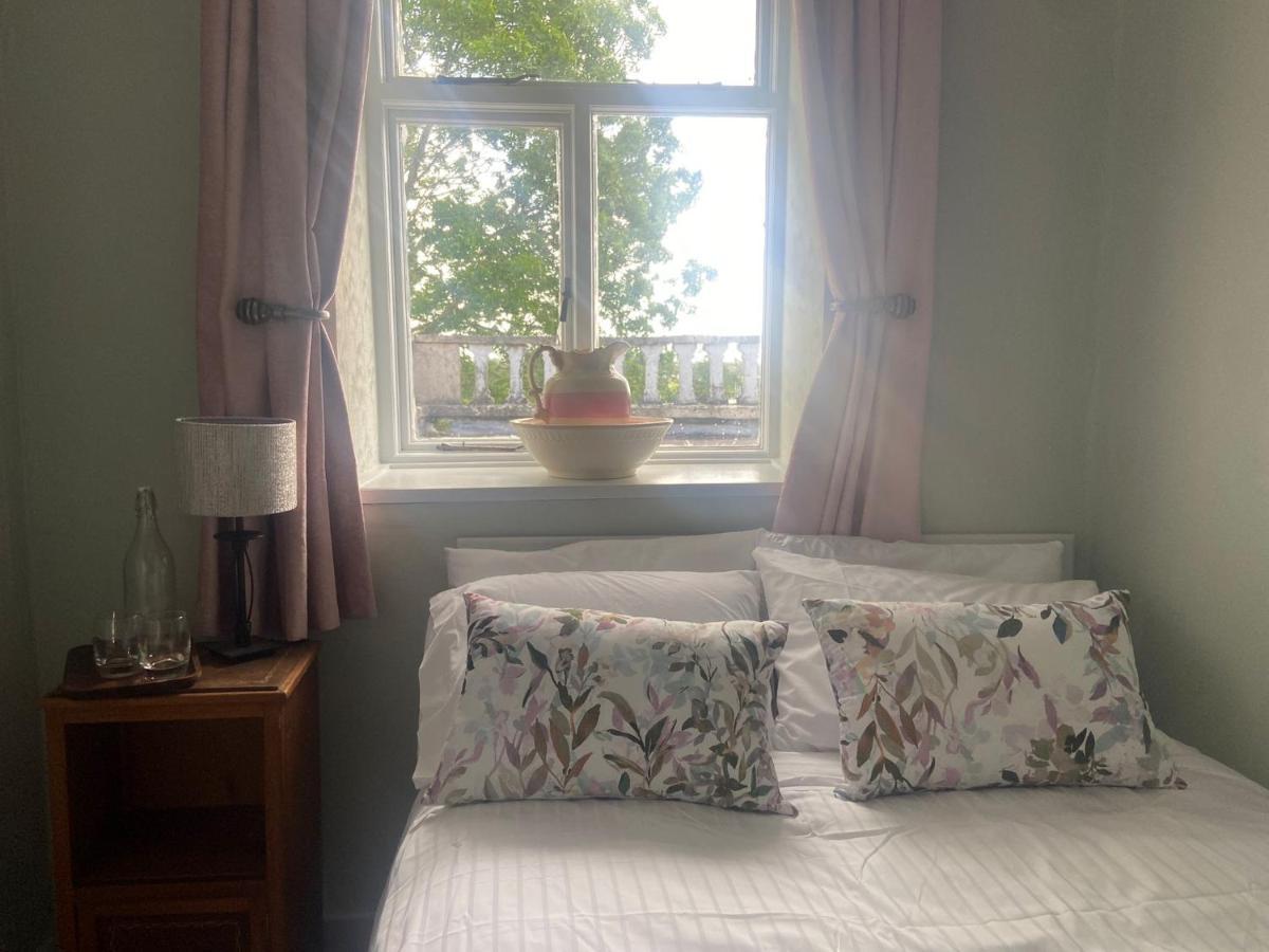 29 The Square Hotel Листоуел Екстериор снимка