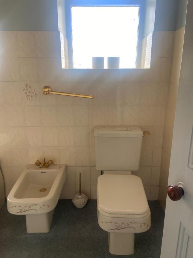 29 The Square Hotel Листоуел Екстериор снимка